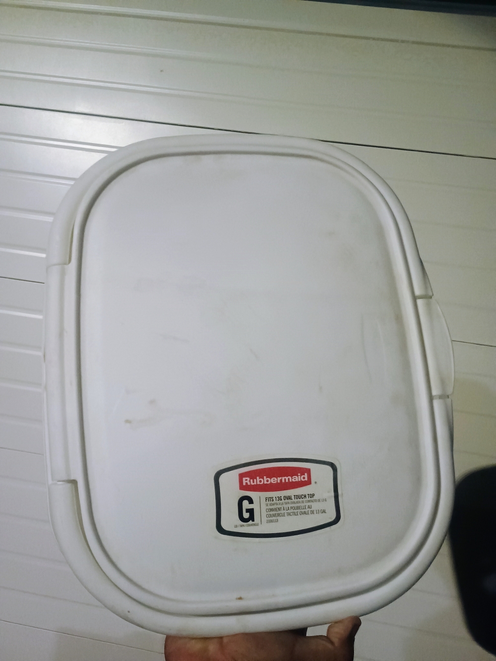 Rubbermaid White 13G Oval Bin Lid